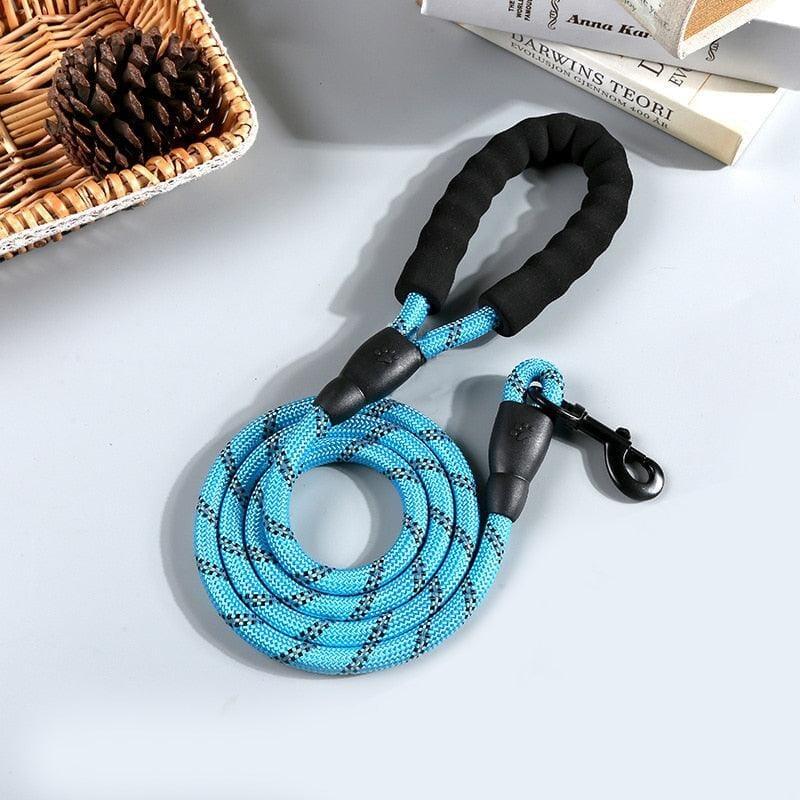 SafeWalk™ – Guia Premium Antiderrapante para Cães (Mais Controle e Conforto nos Passeios)
